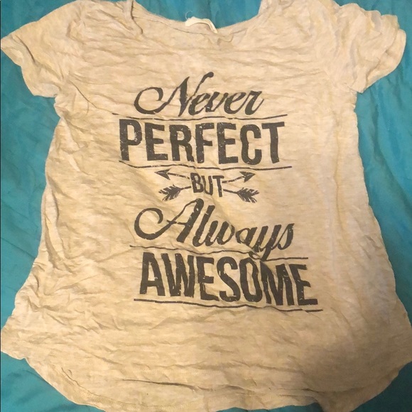 Women’s top. - Picture 1 of 1